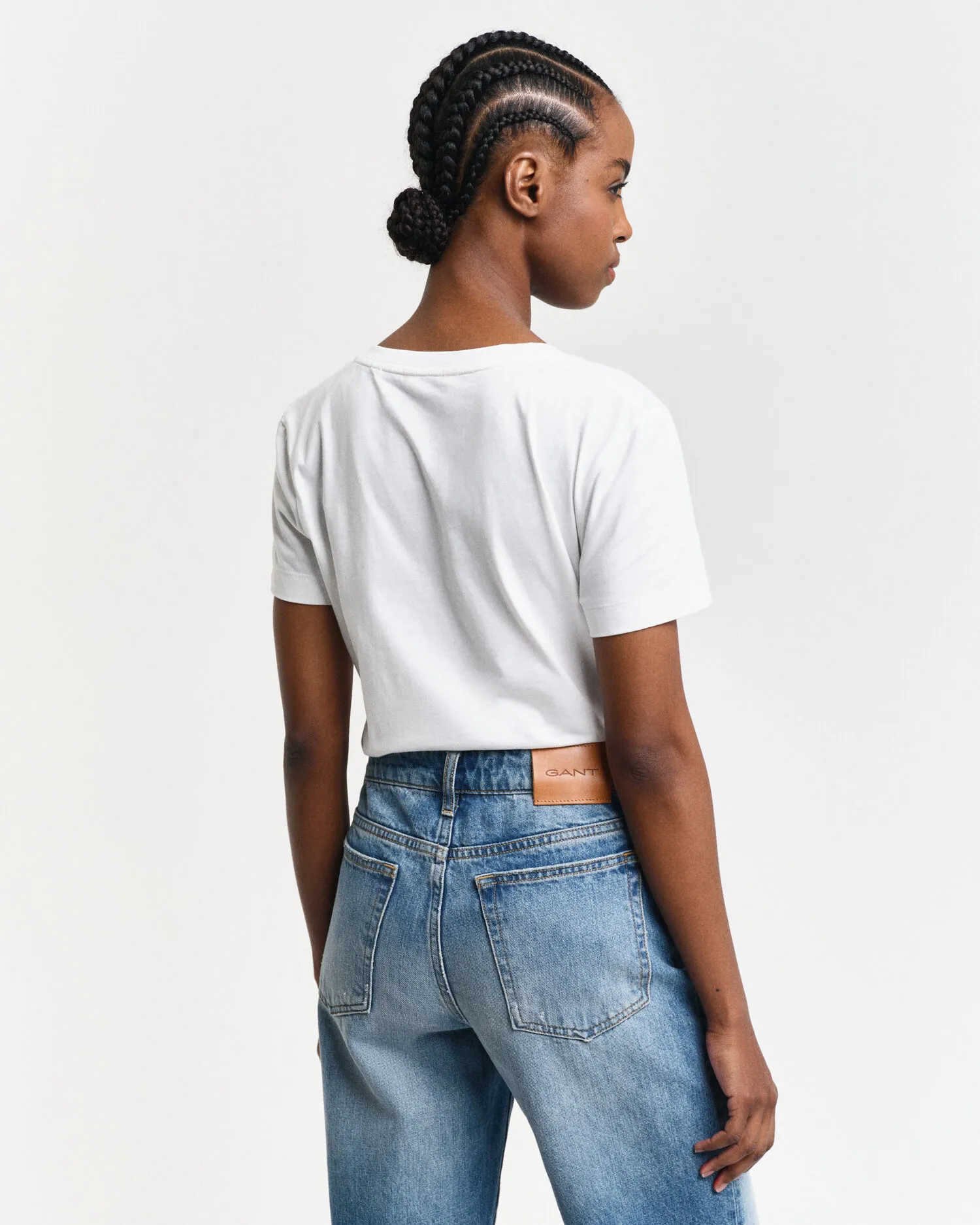 T-shirt Shield con scollo a V    